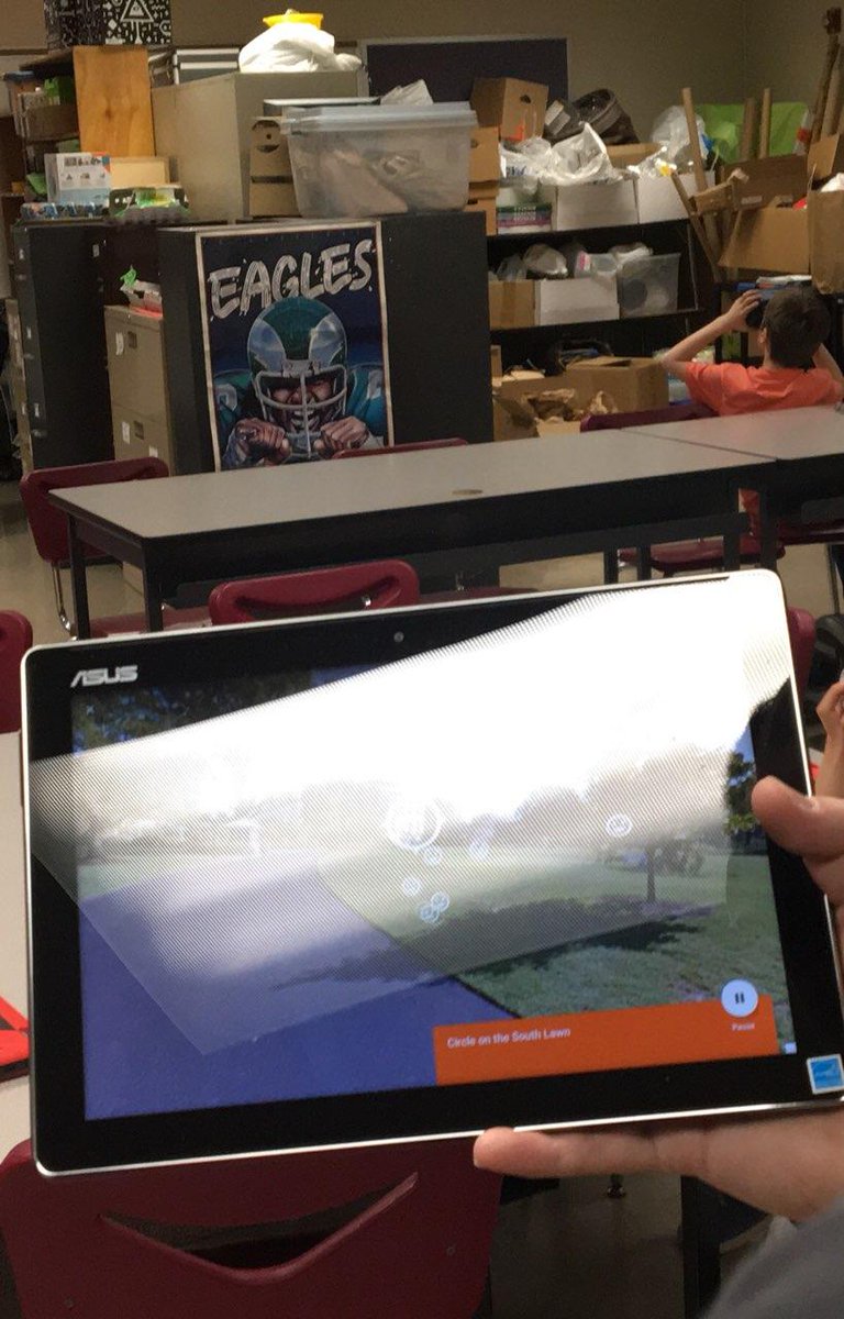 DiscoveryWH's tweet photo. Mrs. Weyman's 2nd grade took a tour of the White House this week.   Kids loved seeing the corridors, rooms, and chandeliers.   We learned about the history of the White House and about the presidents and first ladies. #GoogleExpedition #wilsonsd #DiscoveryWSD #DiscoveryWH https://t.co/BMrsNT0jrG