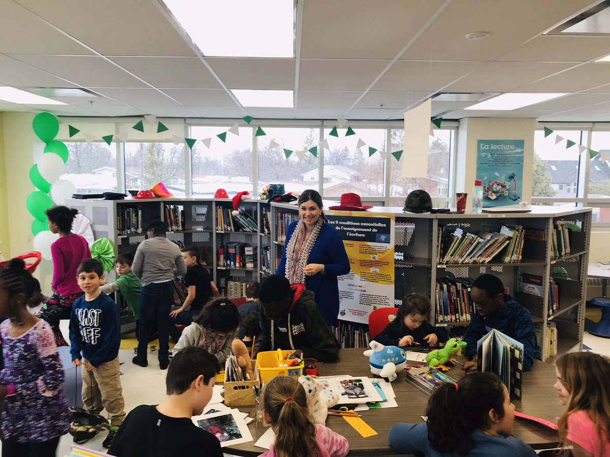 Nous aimerions remercier notre directeur de l’éducation <a href="/RejeanSirois66/">Réjean Sirois</a>, notre conseillère scolaire #MoniqueBriand ainsi que notre député provincial <a href="/JohnFraserOS/">John Fraser</a> de s’être déplacés dans le cadre de notre salon littéraire. L’événement fut tout un succès! <a href="/ecolecatholique/">CECCE</a>