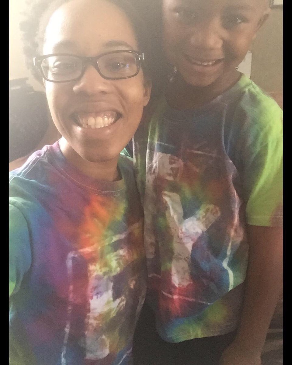 raisingvibes's tweet photo. Made shirts for one of my favorite bands just for fun 😊 can’t wait to see you in #kansascity soon @fortunateyouth310 ❤️💛💚🎶 #tiedye #handmade #kcreggae #calireggae #fy #fortunateyouth #fortunatefools #reggae #raisingvibrations #raisingvibrationsapparel https://t.co/wtIoOoZ3MJ
