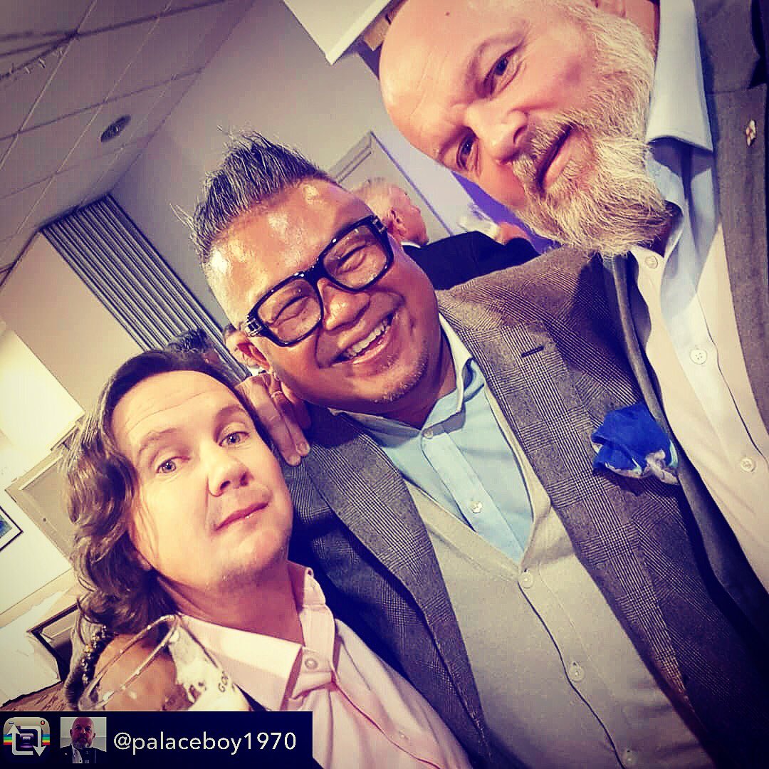 Burmese_Bandit's tweet photo. @joedenly2019 Launch Luncheon: Delayed in #Londinium so a late catch-up with some of the finest #MenOfKent #SuperKent @KentCricket connoisseurs..!! 🙌🏽❤️🏏🏴
@joed1986 #Kent #Maidstone #MecureHotel #MecureMaidstone #Cricket @englandcricket @TheBarmyArmy @KKRiders #IPL #KKR https://t.co/CmVDGQOpNw