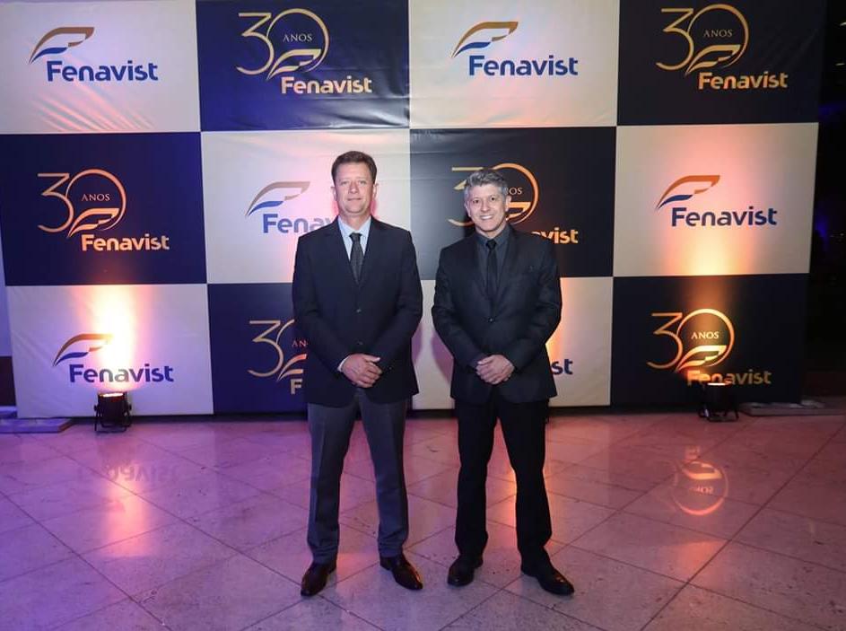 simpaxbr's tweet photo. Nesta última terça (19/03), os diretores da Simpax, estiveram no evento comemorativo dos 30 anos da Fenavist. A cerimônia ocorreu no Hípica Hall em Brasília e reuniu líderes empresariais, parlamentares e representantes dos três poderes. 

#SIMPAX #fenavist #fenavist30anos https://t.co/yZDo323ZbG