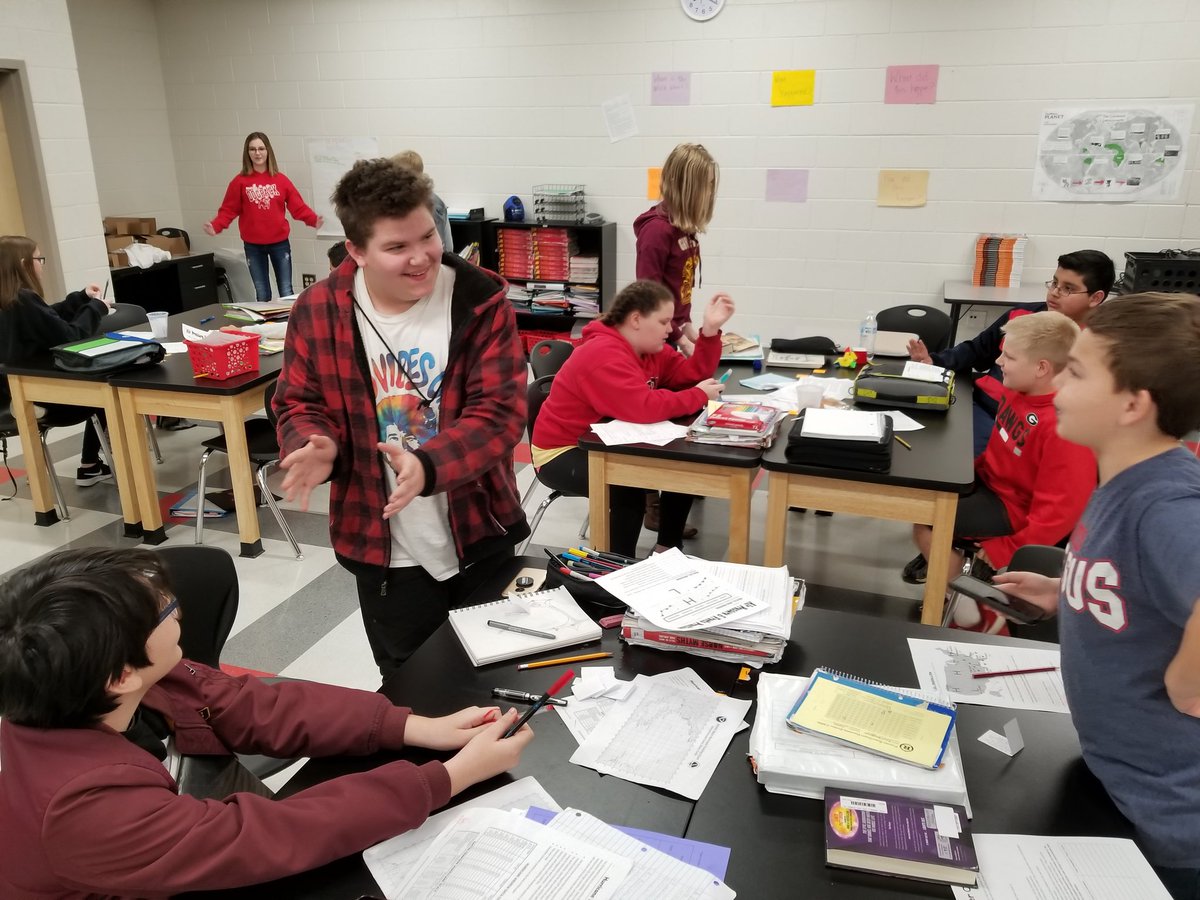 Lit_Cats's tweet photo. My students had a blast playing Weather Charades! #dogpackrules #rmsdogpack #barrowbold https://t.co/R7d0NNKP0L