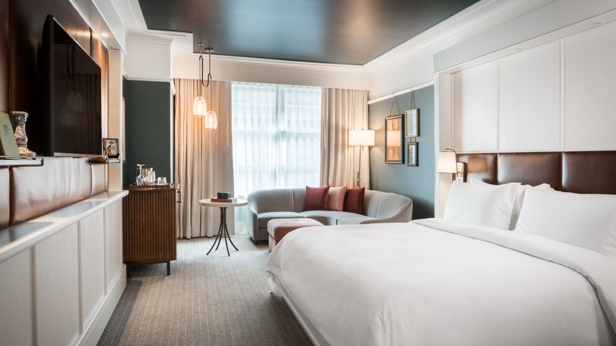 PerryLaneHotel tweet media