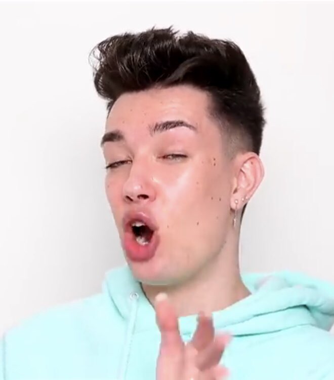 dolanzlala's tweet photo. i was looking through my photos then saw i accidentally screenshotted this... @jamescharles  

but anyways watch his new video
Doing My Makeup In Alphabetical Order https://t.co/J1Nd0MyNRp via @YouTube https://t.co/XEujI5HFbr