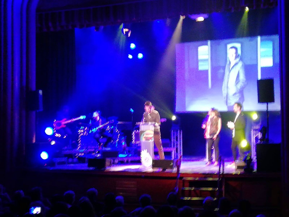 #PremisRMR Enhorabona a tots els premiats i molt especialment al nostre company i amic Jordi Mayals, q ha rebut el premi Impuls de <a href="/Radiomolins/">Ràdio Molins de Rei</a> pel seu projecte <a href="/lestocbcn/">L'estoc</a> 
Una empresa que fa mobles de manera sostenible i dóna feina a persones amb #DisCapacitat intel·lectual.