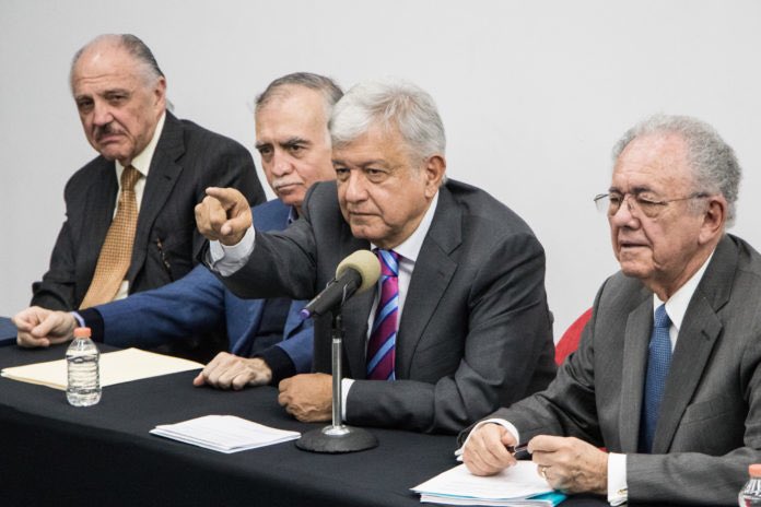 JLozanoA's tweet photo. ⁉️Ponen a la hija de abogado laboralista como Secretaria del Trabajo 

⁉️Ponen al proveedor de carbón de la CFE como Presidente de la Comisión de Energía del Senado

⁉️Ponen a la esposa del constructor preferido en la Corte

🔄Pero no hay conflictos de intereses

#NoTienenMadre https://t.co/FK7trwlgXX