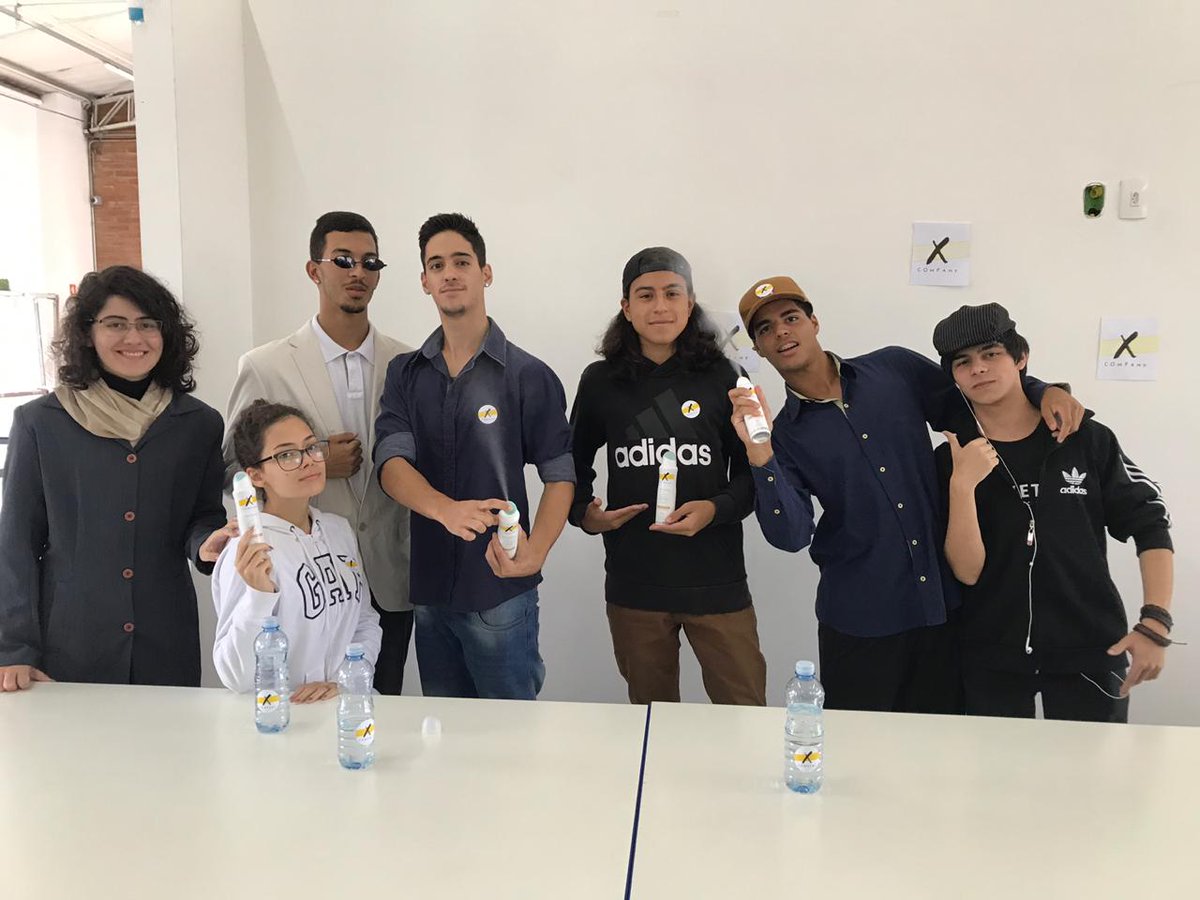 MmaJornal's tweet photo. Xcompany abrindo portas para a expansão do MMA junto a um exemplo de interação entre os atletas, que apesar de toda a competição demostram que os esporte vai muito além disso. https://t.co/McZZj4GSEu