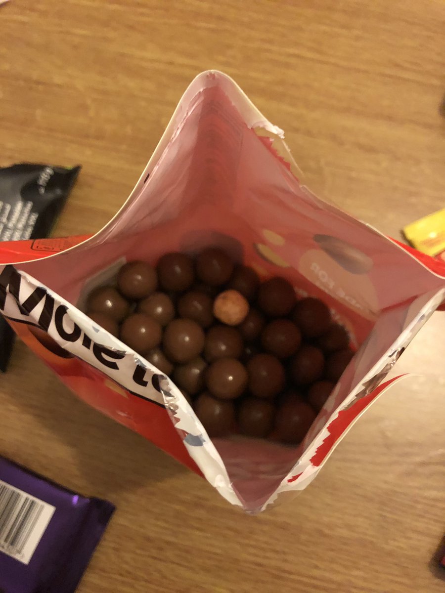 lucyyyfleming's tweet photo. @MaltesersUK I’ve had a stressful week and open my bag of maltesers to find A BALD ONE. #disappointing https://t.co/ZPtKA6dRa7