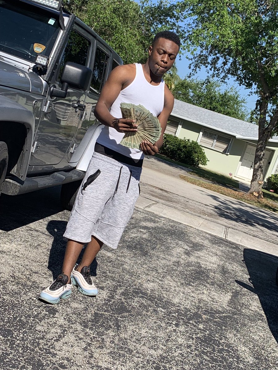 5starSheed_'s tweet photo. Miami Vibes Shorty ๐๐ด
#MiamiSpringBreak2019
#Myasu https://t.co/rZHdsQLzGe