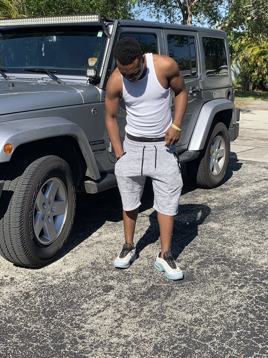 5starSheed_'s tweet photo. Miami Vibes Shorty ๐๐ด
#MiamiSpringBreak2019
#Myasu https://t.co/rZHdsQLzGe