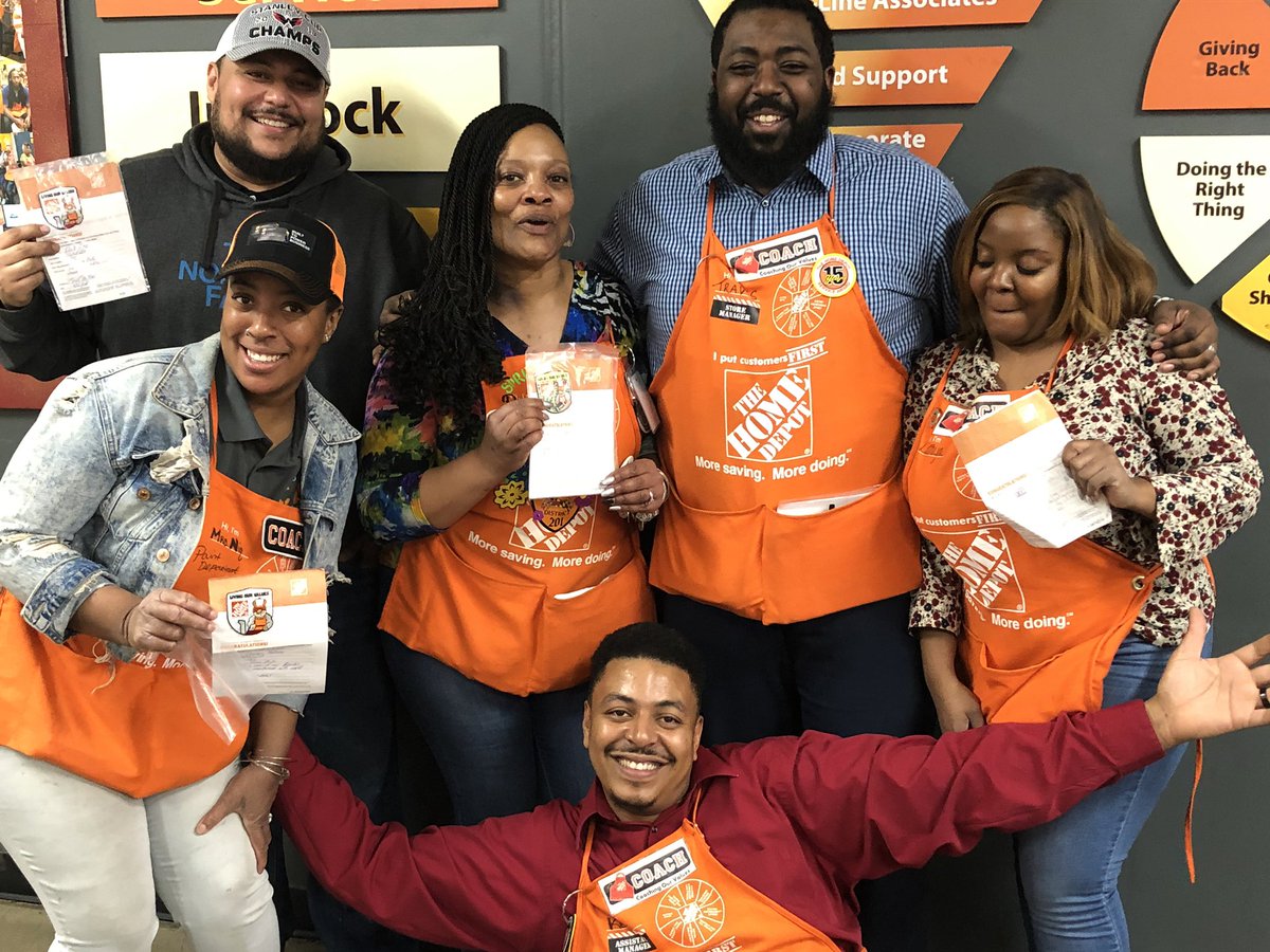 Showing appreciation for our ASDS’s, VOA captain, and David for setting up a great day of success sharing celebration! @818_CE <a href="/TravisTalbert7/">Travis Talbert</a> @paulclymer