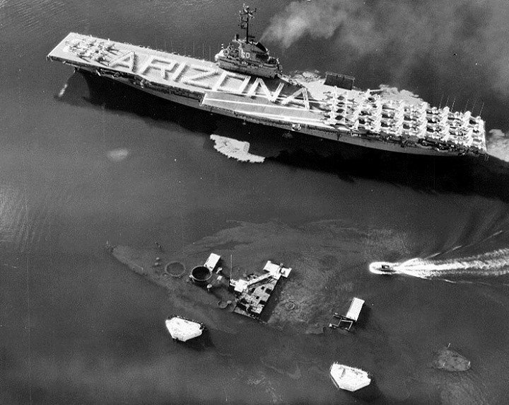 WW2Vehicles's tweet image. USS Bennington sailing by the wreck of USS Arizona, Honolulu, US Territory of Hawaii, 30 May 1958.