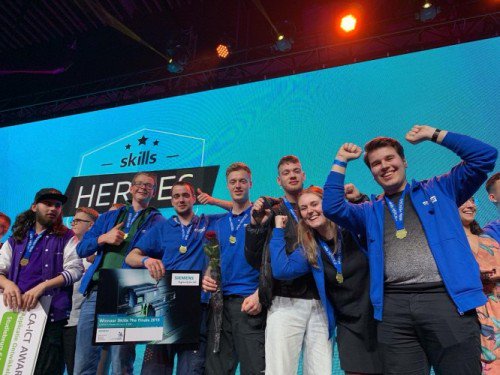 10 Deltionstudenten Nederlands kampioen bij Skills Heroes! deltion.nl/newsroom/10-de…