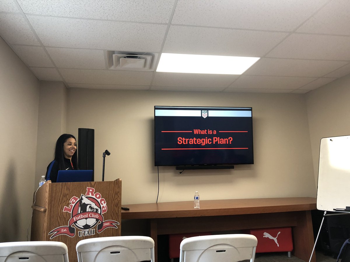 laroca_official's tweet image. Great time at Workshop with Zahra Lechak NW Technical Advisor for the Girls Development Academy #CoachingEducation #GirlsDa #DevelopmentAcademy #UssDA #Uysa #Usysa #LaRocaFamily #VamosLaRoca #Puma #soccer #Futbol @ussoccer_da @zahra13