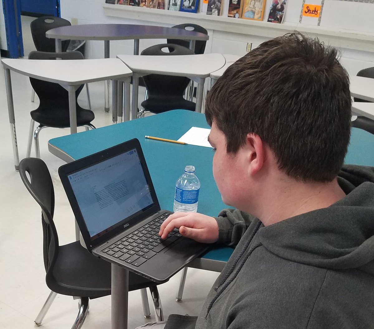 MsBiltonRJH's tweet photo. I love seeing my students using Google docs for the writing process  to help them organize their thoughts and think critically as an author!  😊#RJHReadingRockettes #RobinsonISD @whatsnewatrjh https://t.co/HqgTIIz96M
