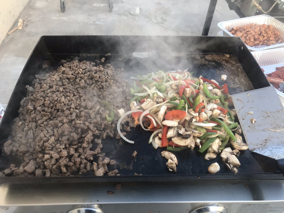 raul_moralez2's tweet photo. Ready to eat?!! https://t.co/bBMcGVMKPk