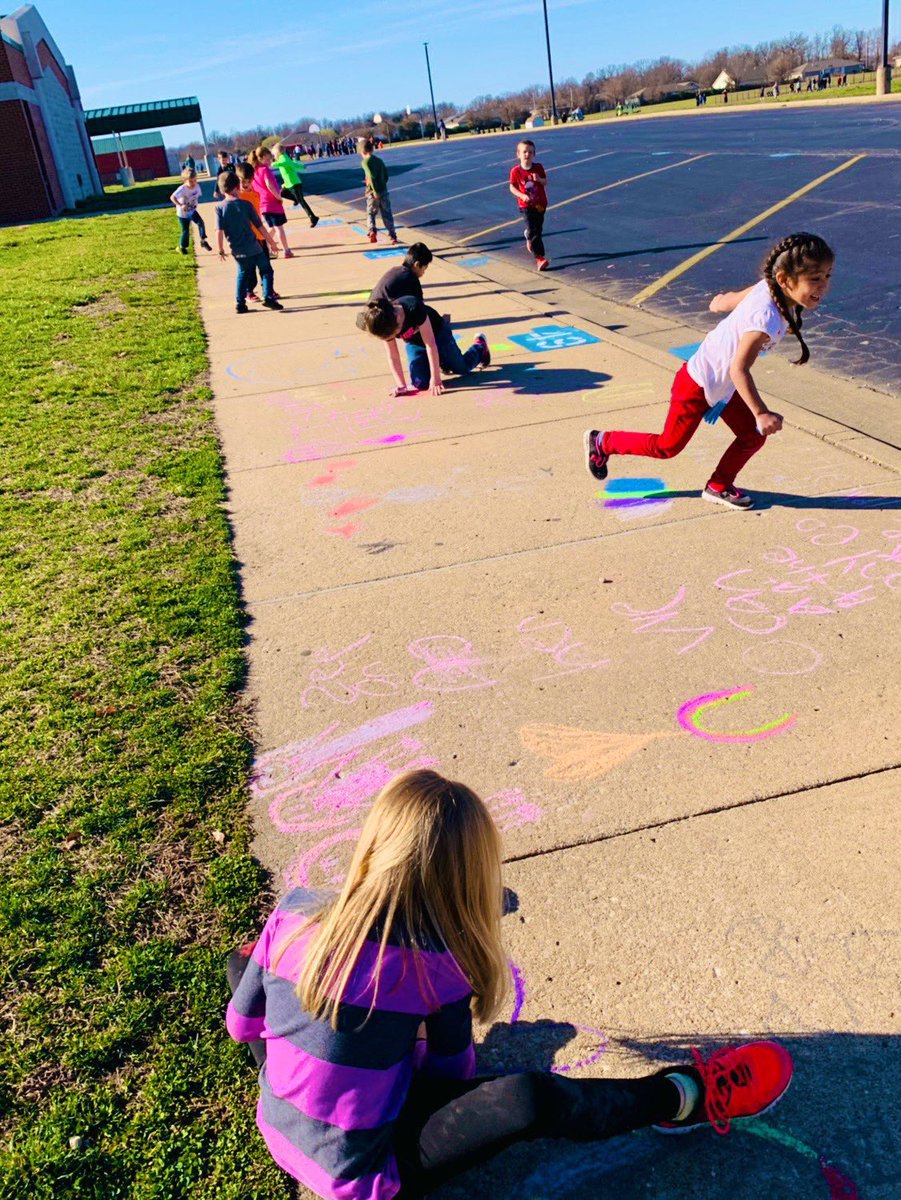 Sunny days are great for sidewalk chalk and selfies!!! <a href="/NSDGoodman/">Goodman Elementary</a>