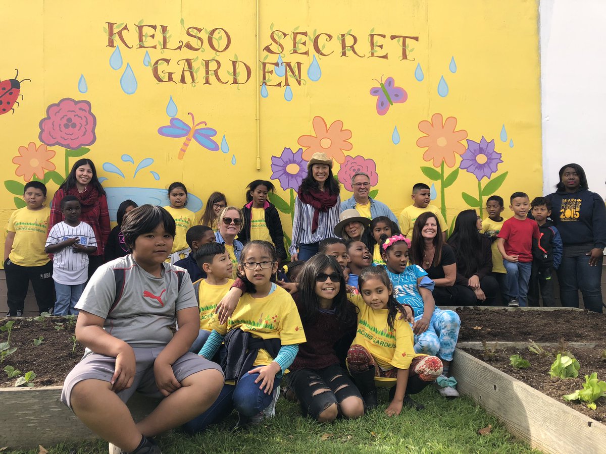 AHACalifornia's tweet photo. Thank you @lightningstrk12 &amp; @derekfisher for joining our #TeachingGardens 10th anniv celebration at @KelsoElementary! Thank you for your visionary leadership Kelly Meyer &amp; shout out to Dr. Coffey &amp; entire Kelso team. Such a wonderful school &amp; perfect home for Teaching Gardens. https://t.co/DMDv5B2xEq
