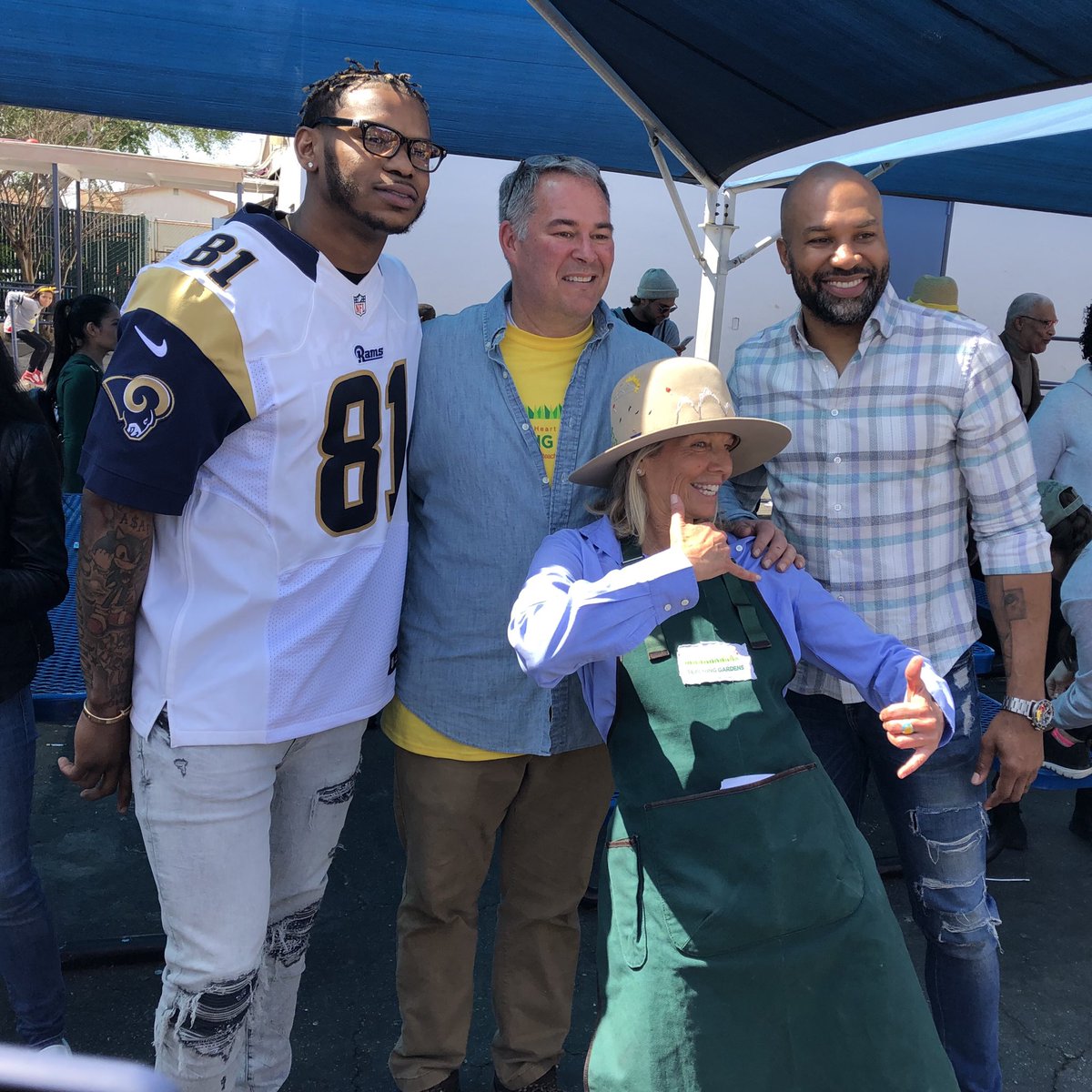 AHACalifornia's tweet photo. Thank you @lightningstrk12 &amp; @derekfisher for joining our #TeachingGardens 10th anniv celebration at @KelsoElementary! Thank you for your visionary leadership Kelly Meyer &amp; shout out to Dr. Coffey &amp; entire Kelso team. Such a wonderful school &amp; perfect home for Teaching Gardens. https://t.co/DMDv5B2xEq