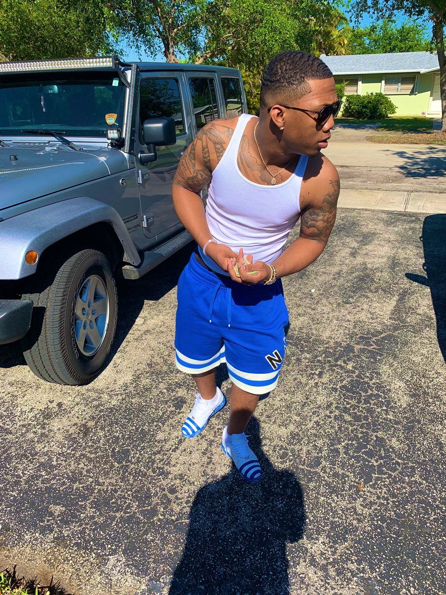 Rare_Luxury's tweet photo. Different vibes๐ง๐ฅถ
#MiamiSpringBreak2019
#Aamu #aamu20 #aamu21 https://t.co/fD6hCa4pPH