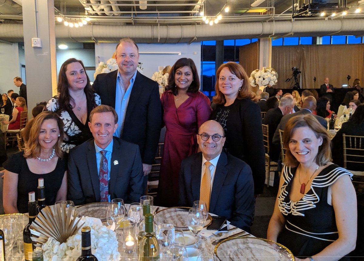 LloydHDean's tweet photo. Proud to partner with #MakeTime4Health to empower students in Oakland to make heart-healthy choices early in life. Thank you to our local @DignityHealth leaders for supporting @American_Heart last night. The AHA's tremendous resources truly lift our communities. https://t.co/6u8hpOo1z3