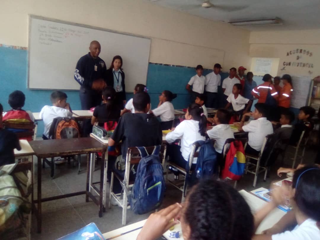 CICPC Vargas Bloque de Búsquedas Vargas 22/03/2019 Charla "no te enredes con las redes"dirigido a niños, niñas y adolescentes sede de la escuela Bolivariana 10 de Marzo
parroquia Carlos Soublette <a href="/DouglasRicoVzla/">Douglas Rico</a> @Cicpc444 <a href="/PRENSACICPC/">PRENSA CICPC</a> <a href="/CICPCPREVENCION/">PREVENCIÓN INTEGRAL DEL DELITO CICPC</a> <a href="/LuisRegalado16/">Dr. Luis Regalado</a>