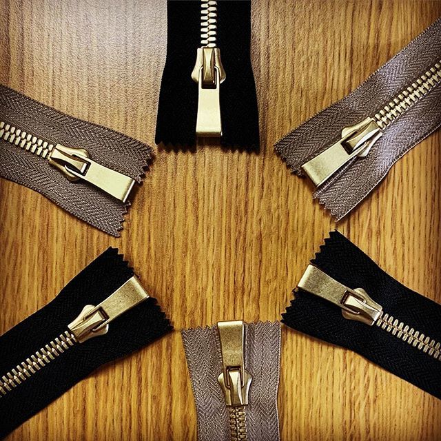 Matte gold with an SK pull. Amazing zipper glide - G2 #MatteGold ift.tt/2YhtEEk