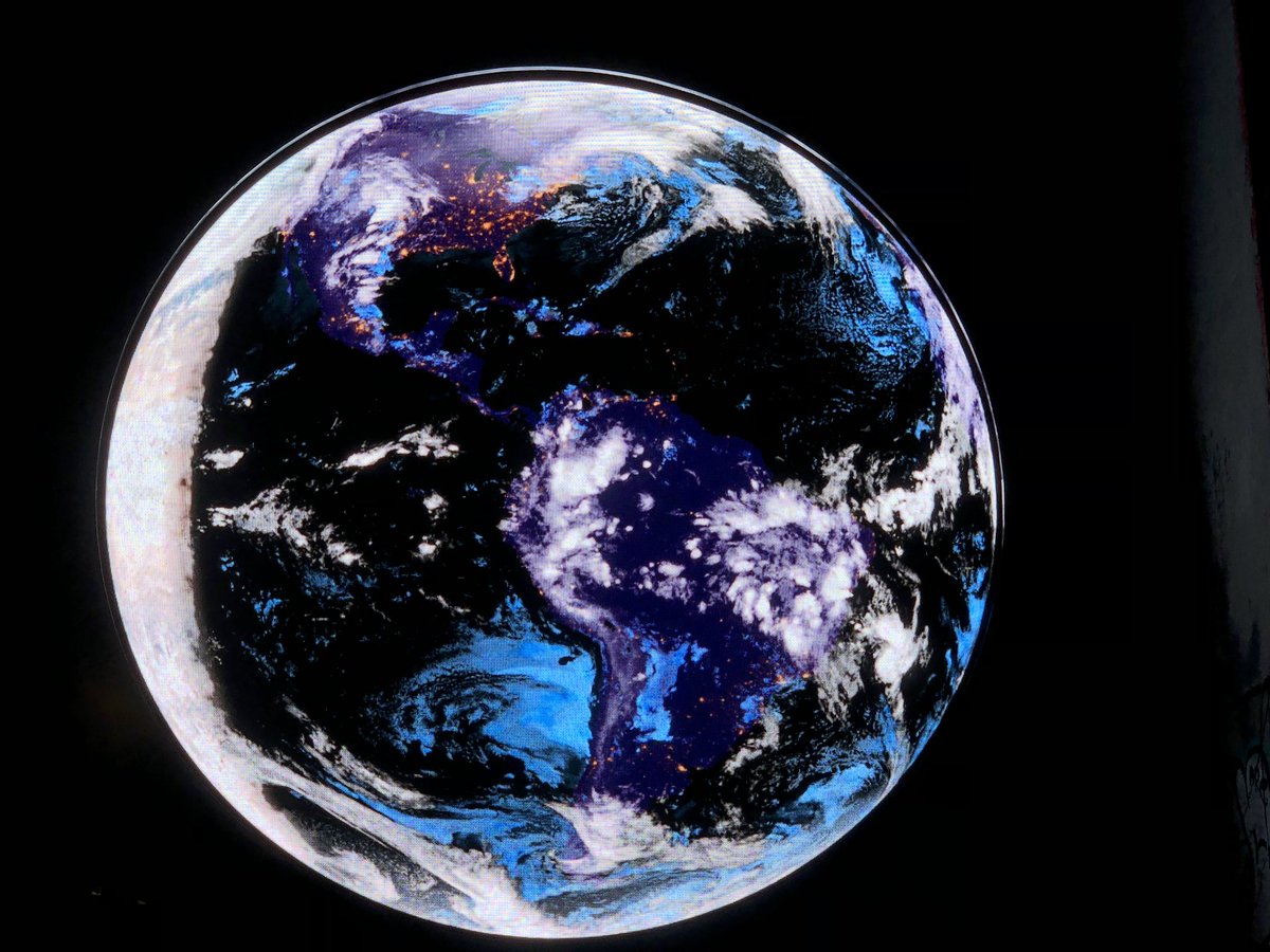 NicoAmatullo's tweet photo. Earth right now #blumarble https://t.co/5zEwtj4oau