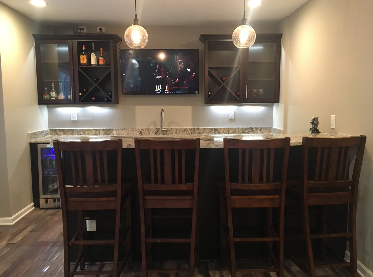 Atl_Flr_Design's tweet photo. Awesome Basement remodel by Lisa Visnicker, one of our awesome designers. I have just one questions - Man Cave or She Cave? #cabinet #remodel #mancave #shecave #granitecountertop #suwanee #buford #lawrenceville #gwinnett https://t.co/2MHsLWoRU6