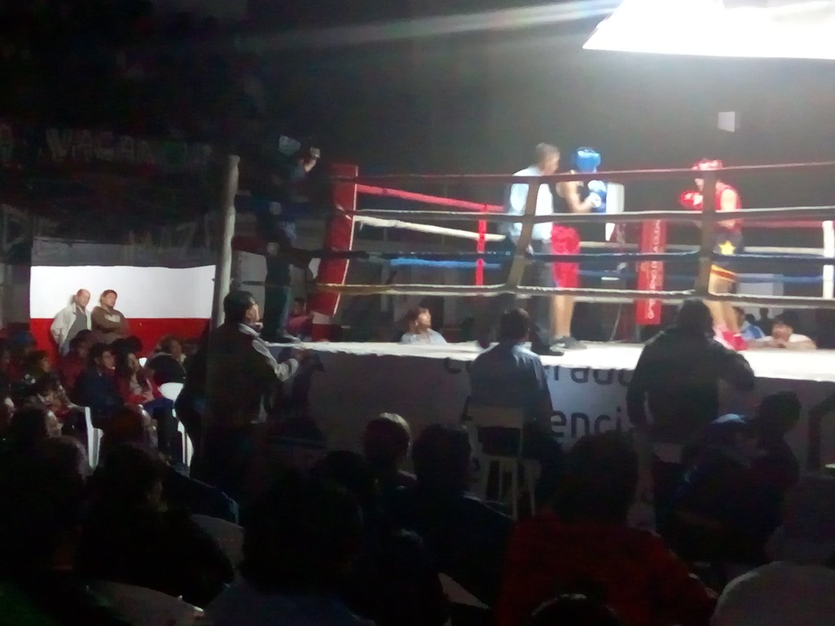 vascoG10's tweet photo. #BoxeoDeSalta Apertura del ciclo 2019 de las @EscMuniBoxSalta en el club San Martín. #UnionProvincialBox #FeSalBox https://t.co/UyCcVxCc3S
