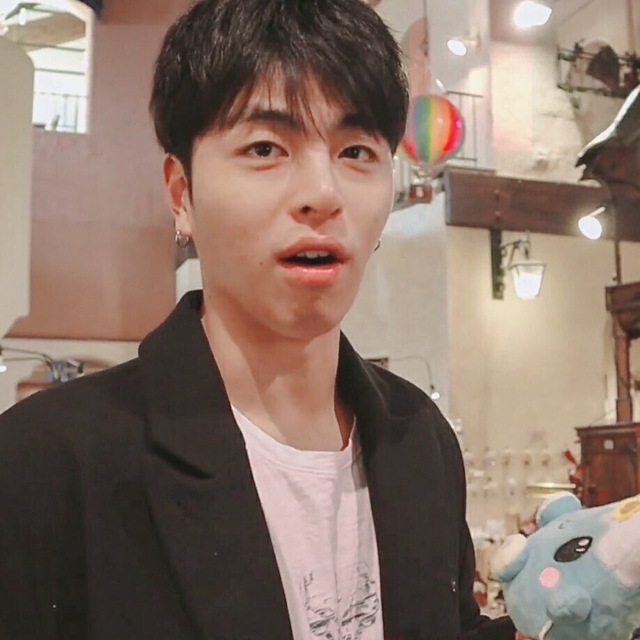 His exuberant personality, cheeky laugh & bizarre way of thinking makes him a natural comedian. He's straightforward w/ his unfiltered thoughts. He gets in trouble with his hyungs, more times than I can count, bec of his antics.  #June is our very own manufacturer of  #iKON memes.