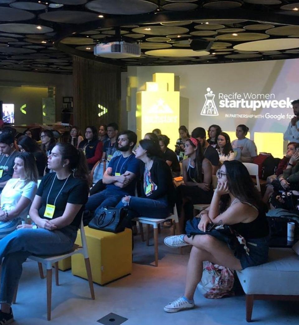 SWRecMulheres's tweet photo. Nosso evento já começou e tá tudo lindo! Confira tudo em nosso Instagram! (@swrecmulheres)! 👊🏼❤️ https://t.co/frfJgcc5B7