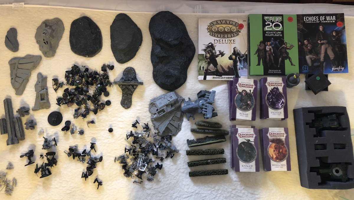 BigChrisDid's tweet image. Op shop and school fete gaming score! $50 all up.  I’m like a pig in shit right now. #nerdlyf