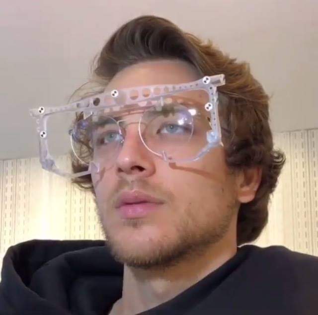 He misses his Baby, and is in need of cuddles💜