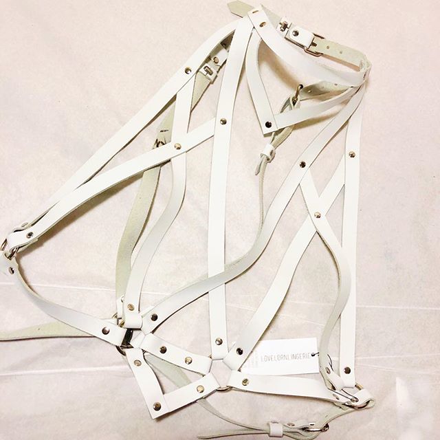 LveLornLingerie's tweet photo. A custom white and silver version of the Grace Harness Bra for an awesome customer!
.
.
.
.
.
⠀⠀ #lovelornlingerie #leatherharness #bodycage #bodyharness #chestharness #leathercollar #collar #harness #bondagegear #bdsm #smallbusiness #bralette #harnessbra #leatherbra #strapp… https://t.co/ZaA0UbmqYo