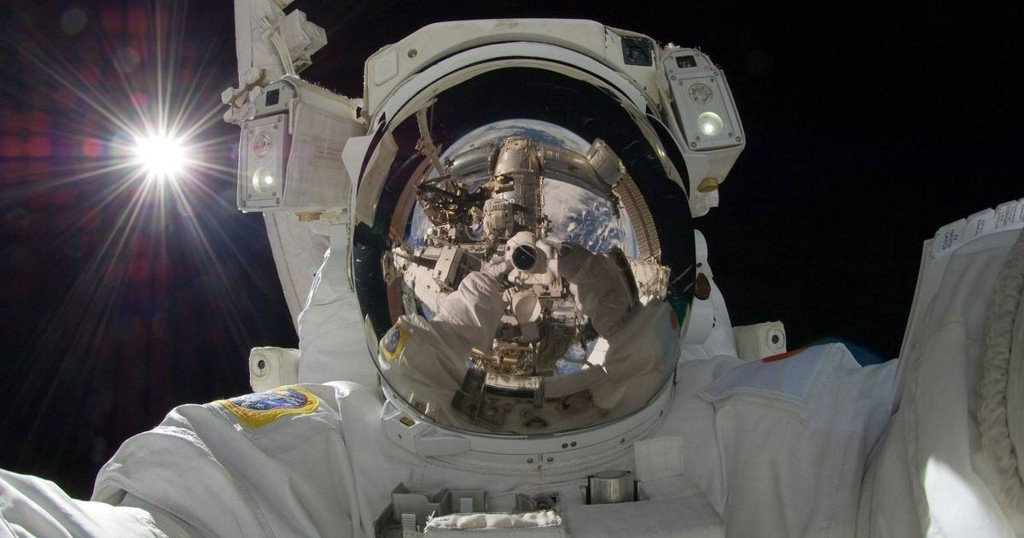 PopSci's tweet photo. Most of us have viruses sleeping inside us, and spaceflight wakes them up https://t.co/hnfrNA8831 https://t.co/o4Uwn8DXF6