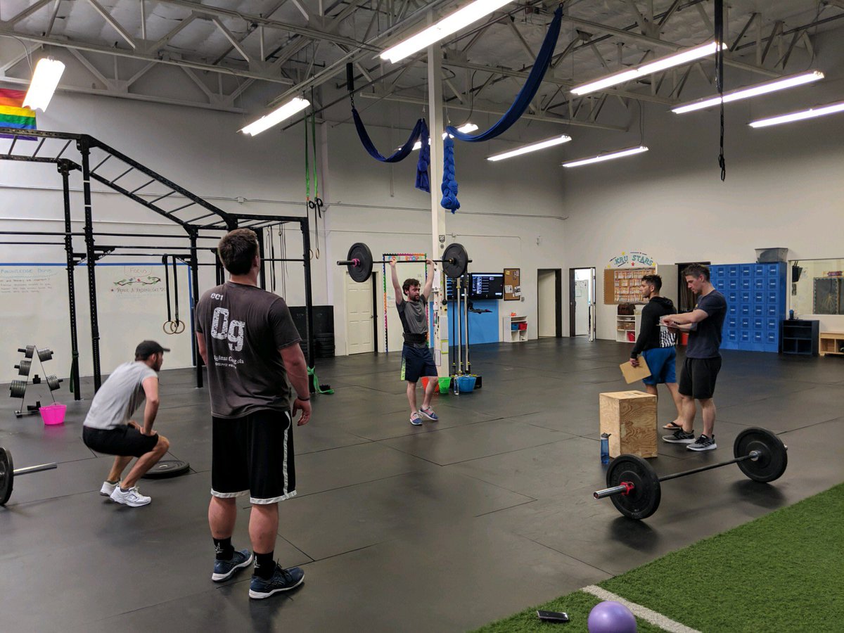 CFstripped's tweet photo. Holy Bologna! That #19point5 was no joke! Great job to everyone this morning for rocking it! Was so great to see everyone cheering on everyone!! #CrossFitOpen #camaraderie #community #Kru #crossfitforeveryone #crossfitcommunity https://t.co/TLe9tF6h46