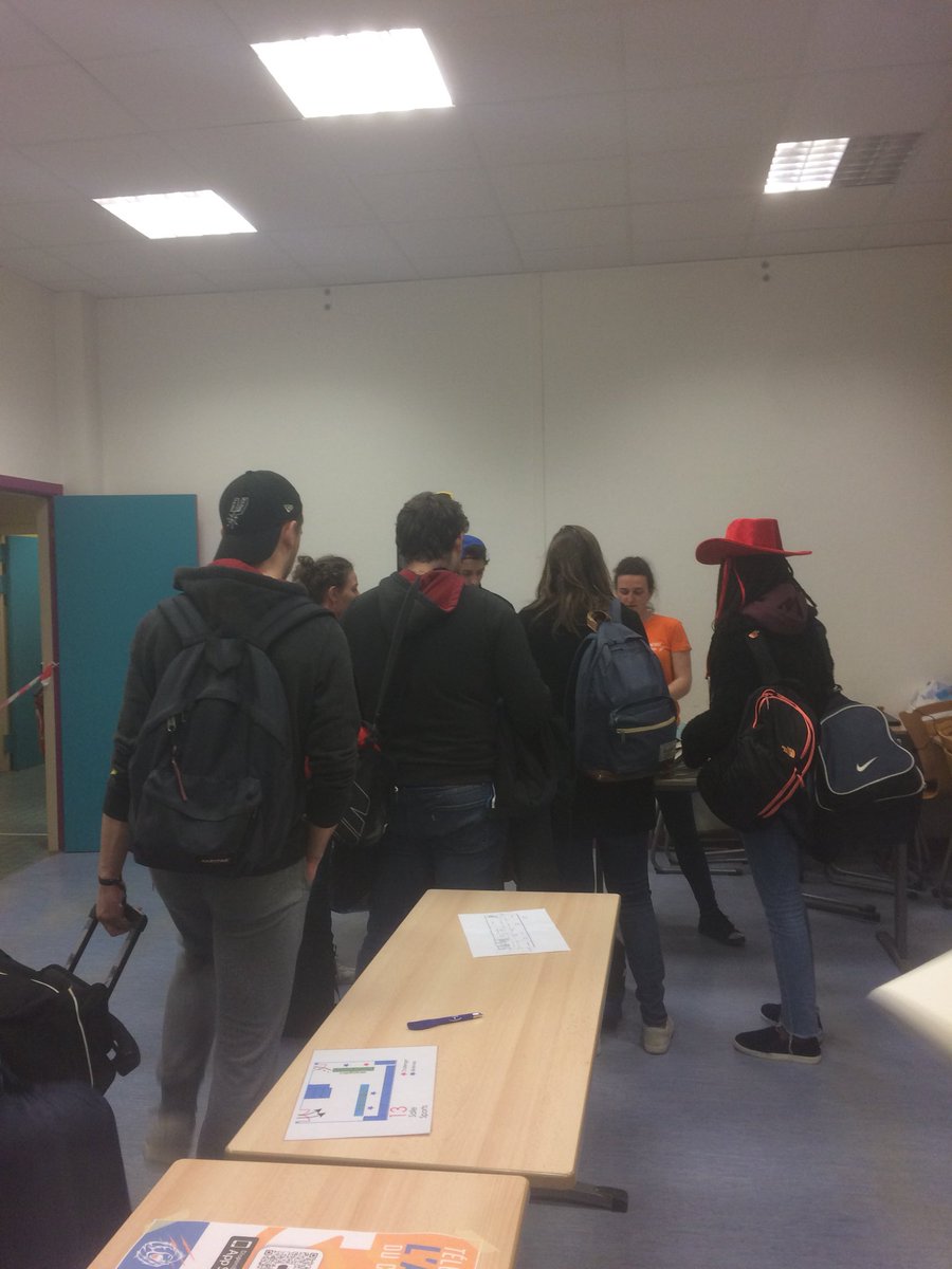 Arrivée des étudiants sur la chaîne de rentrée de Centrale Lyon. Bienvenue aux arrivants! Le #ChallengeECL ça commence!