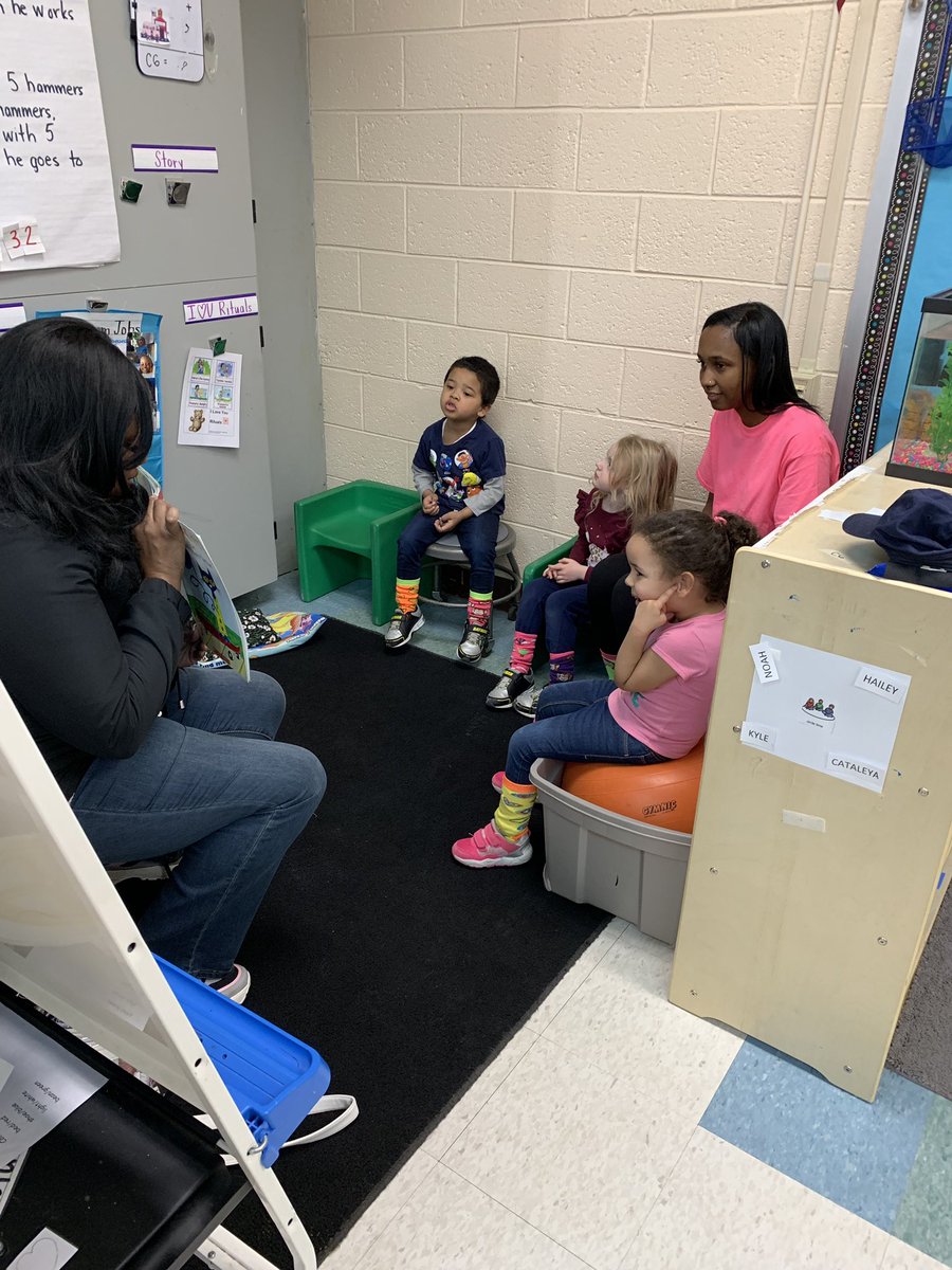CEEProom6's tweet photo. Cataleya’s mom, Nicole, read our favorite Pete The Cat book! Thanks for coming in as a guest reader! #thelittlecolonials https://t.co/rRNoZqd9hw