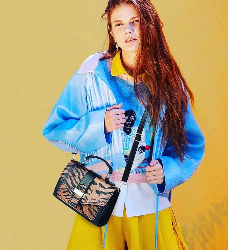 BagsyShop's tweet photo. 😍 knock-knock! BagsyShop here!😍
Look how stylish is this outfit with this awesome handbag. ❤️👜 🌺Start your weekend with BagsyShop🏵️
👉Check out our website for more fashion bags for 👩 and for 👨
‼️Good prices 🌎Free Shipping
😊Share happiness! https://t.co/ajcHn9oSo1