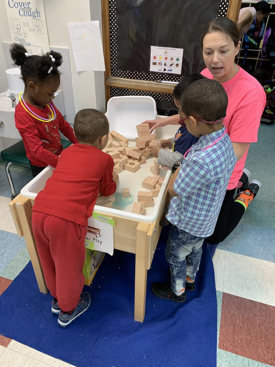 CEEProom6's tweet photo. We loved pushing into Miss. Marissa’s room for a glow party! #thelittlecolonials https://t.co/PW5NJmZtsI