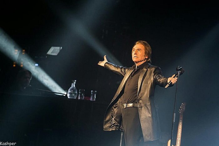 RaphaelSpace_Cl's tweet photo. @RAPHAELartista en San Petersburgo
kashper_foto Легендарный испанский певец Рафаэль в Петербурге
#Рафаэль #Raphael #концерт #ДкЛенсовета #saintpetersburg #stpetersburg #concertfoto #concertphoto #concertpics #concert #photoconcert #спб #spbconcert https://t.co/j4kB6fCxv1 fotos https://t.co/u8up1VOkig