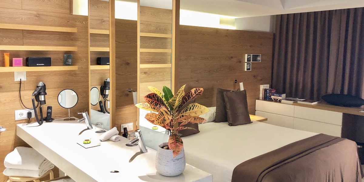 andrewaforbes's tweet image. Feeling young at heart @ODPortPortals hotel. My suite includes a SmartCar during my stay on the island. How cool is that?! Alternatively, one could go for a spin on one of the property’s electric scooters... #odhotels #odmoment #odlife #mallorca #hotels #theplacetobe #portportals