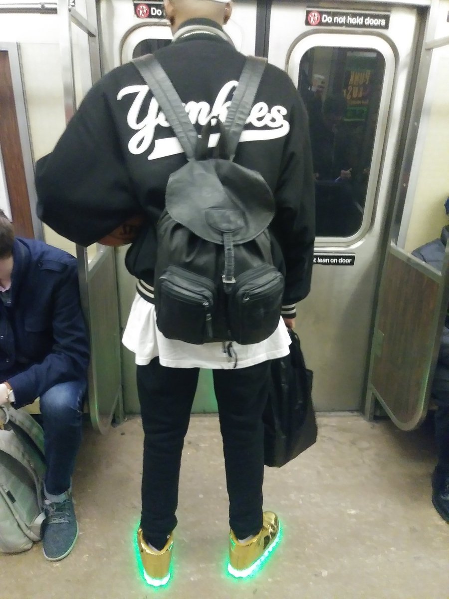 BoredBunnyBlues's tweet image. In case of a power outage... Plug into his shoes. Looks nuclear powered
#UptownA @mta @NYCTSubway #SolePower ⚡