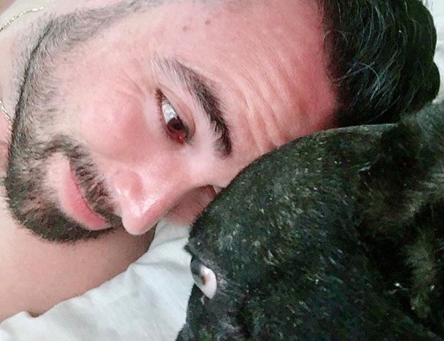 RoAlpuche's tweet photo. That look that makes me fall in love every #day! 😍💚🐾 #goodvibes #doglover #love #loveit #ilovemydog #smile #happy #friends #partnerincrime #motivation #gratitude #handsome #beautiful #instagood #photooftheday #beard #beauty #man #homem #bearded #barbados #thebeardedway #howg… https://t.co/IH0aEP0DZt