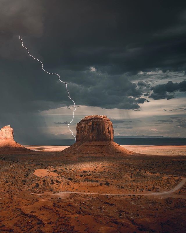 tempestchasers's tweet photo. Andy Vu in Monument Valley
---
REPOST: @andyhvu chosen by @tracyleephotos
---
#tempestchasers to be featured or post on https://t.co/5syIn5ESmt. Tag a friend who might enjoy this Tempest image and journey!
---
From Andy about this image:
・・・
T… https://t.co/masxcWdMeG https://t.co/sTlcc74tsc