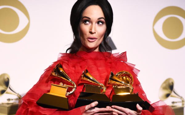 onemagicfetus's tweet photo. First, @KaceyMusgraves (Golden Hour), then @MarenMorris (GIRL), and now @jennylewis (On the Line). I have found so much great female musical talent lately. #GreatMusic #PermanentPlaylist https://t.co/Nq4C50b1kr