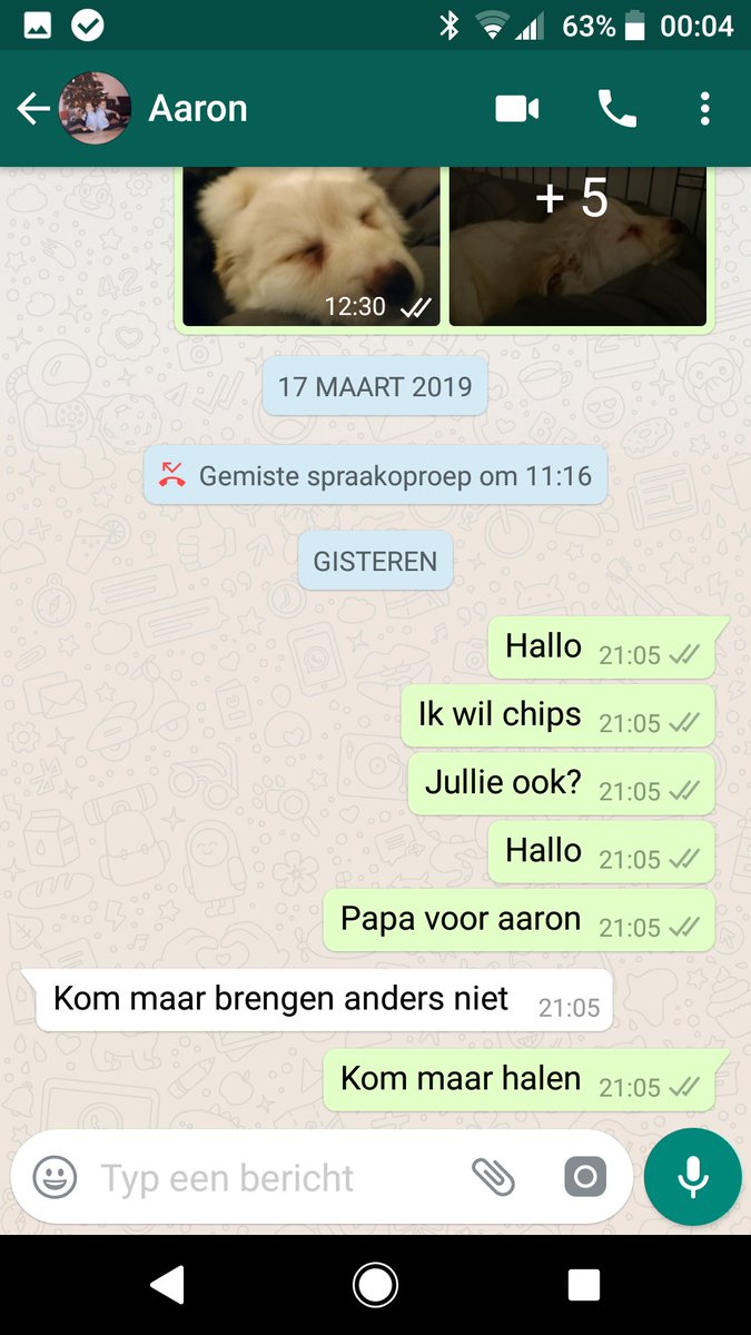 arjanverho_even's tweet photo. Kinderen vroeger;
"jongens willen jullie ook chips?" "we komen meteen papa!"
(dan kreeg je nog weleens een bedankje) #lief
Kinderen tegenwoordig:
#draken #djvt #dejeugd #papaweekend https://t.co/opE9ciHelK