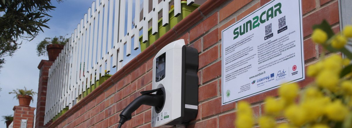 Sun2Car's tweet photo. @Sun2Car Inaugura la sua prima stazione di ricarica sperimentale ad energia rinnovabile condivisa 🌞🍃 🚗🔌 https://t.co/VcaZwEbUFM
@SardegnaRs @progettoretic @pc_maritime #ComuneDiSardara
#StartUp #MobilitàElettrica #EnergiaRinnovabile #FridaysForFuture https://t.co/ljzzaMfdc9