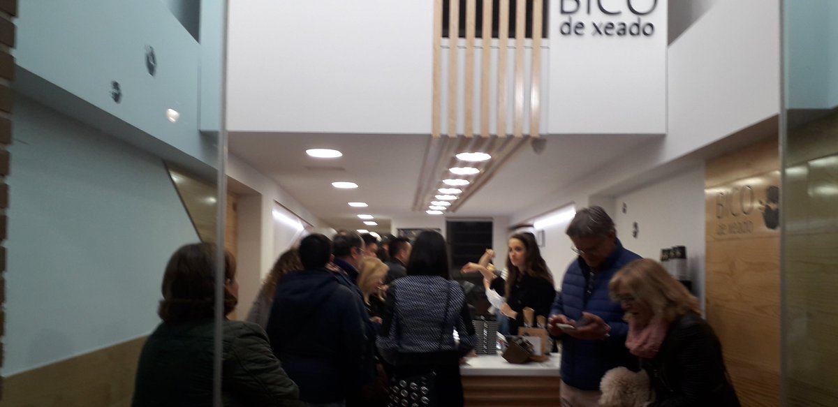 SilviaDiazGmez1's tweet photo. Bico de xeado en Cartagena.Helados 100%naturales y artesanales.  De sabores riquísimos y con la mejor leche de las vacas gallegas cuidadas con el máximo cariño. Mucha suerte Regina y Jose Maria Diaz en este nuevo proyecto. No dejéis nunca de soñar!!!Os quiero mucho pareja!!!!😘😘 https://t.co/ALeYqyucEl